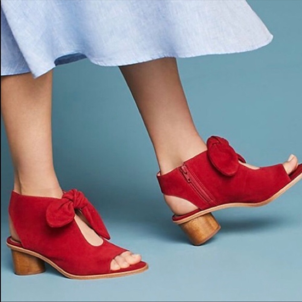 Anthropologie Bernardo Red Bow Suede Circular Block Heels 8.5